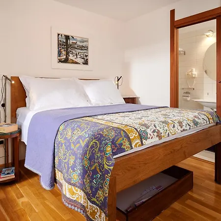 Bed & Breakfast Croliday 3*